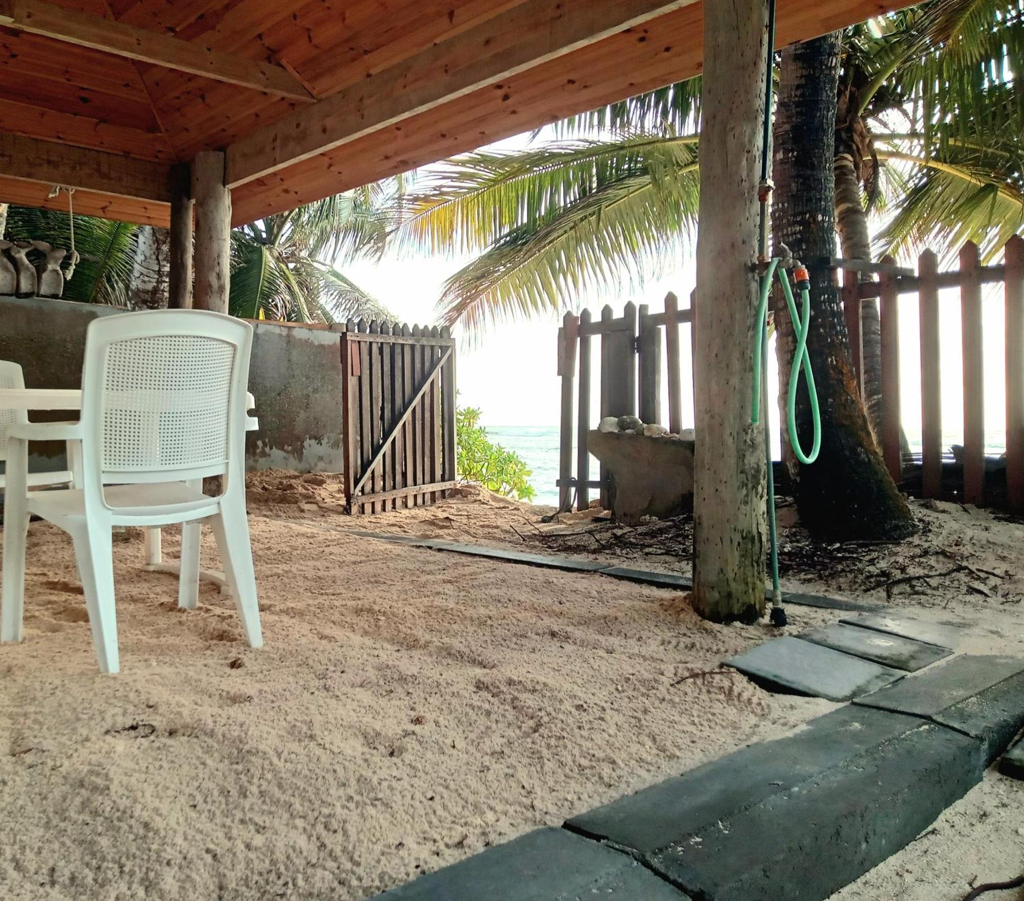 Roz A Mer - Beach Apartment Takamaka Exteriör bild